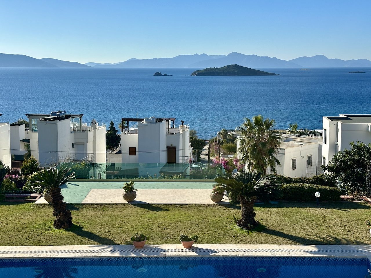 Turgutreis'te Elit Konumda Havuzlu Deniz Manzaralı Lüks Villa