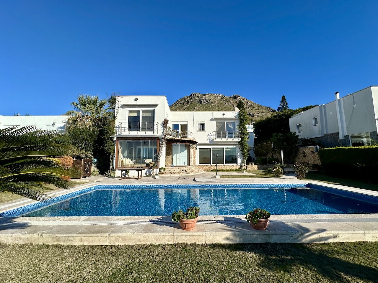 Turgutreis'te Elit Konumda Havuzlu Deniz Manzaralı Lüks Villa