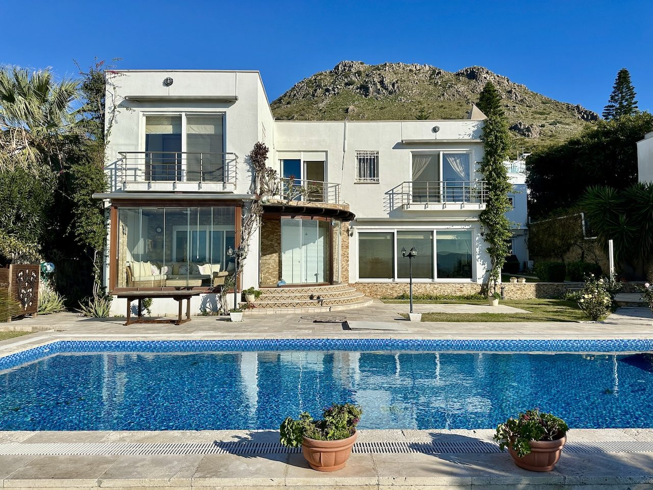 Turgutreis'te Elit Konumda Havuzlu Deniz Manzaralı Lüks Villa