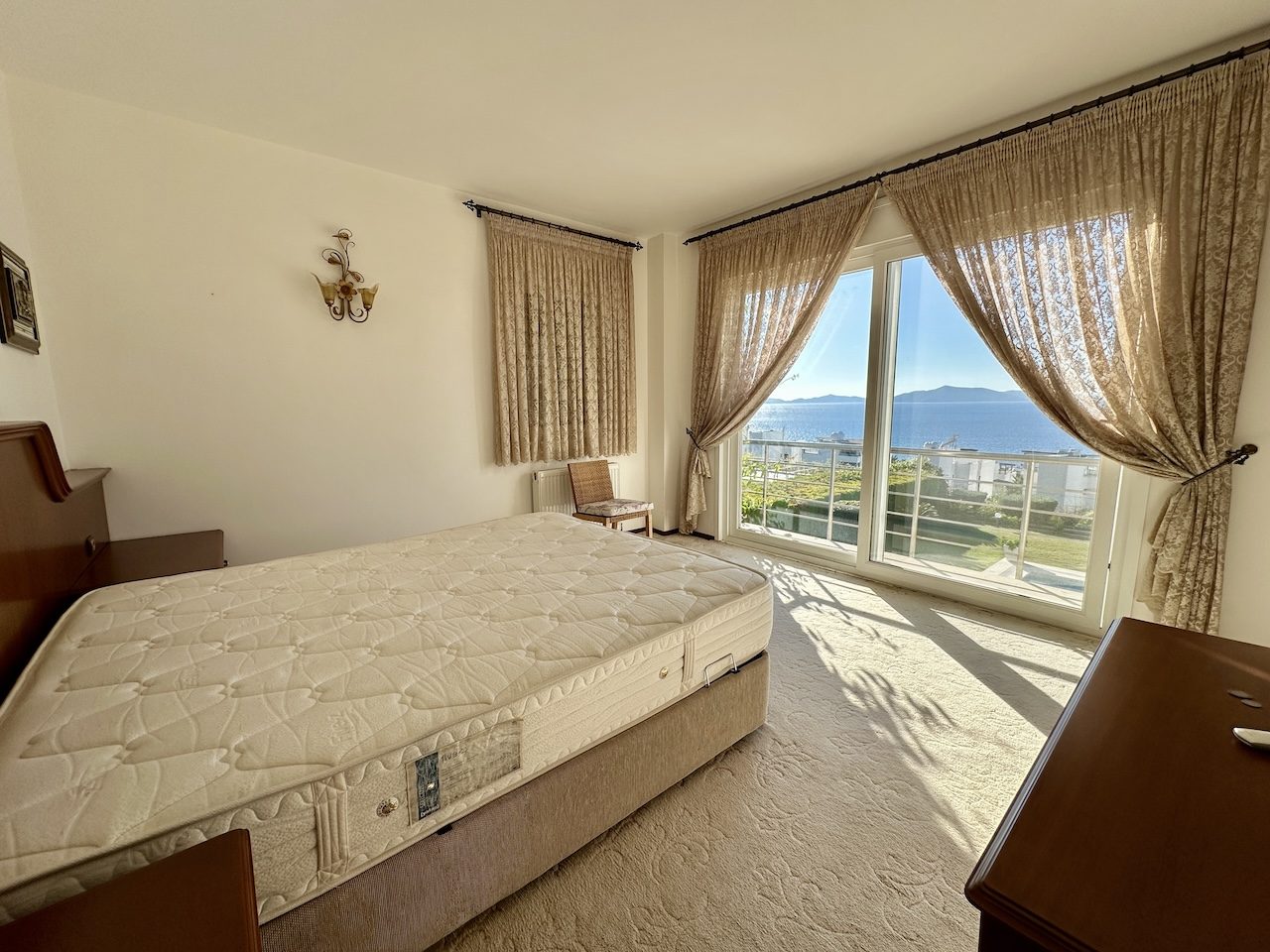 Turgutreis'te Elit Konumda Havuzlu Deniz Manzaralı Lüks Villa