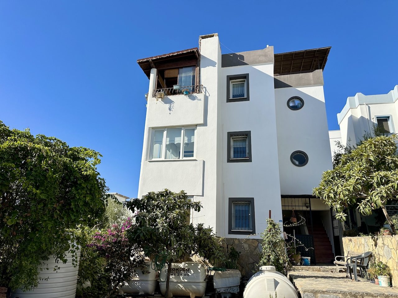 Bodrum Turgutreis'te Deniz Manzaralı Tertemiz 3+1 Daire
