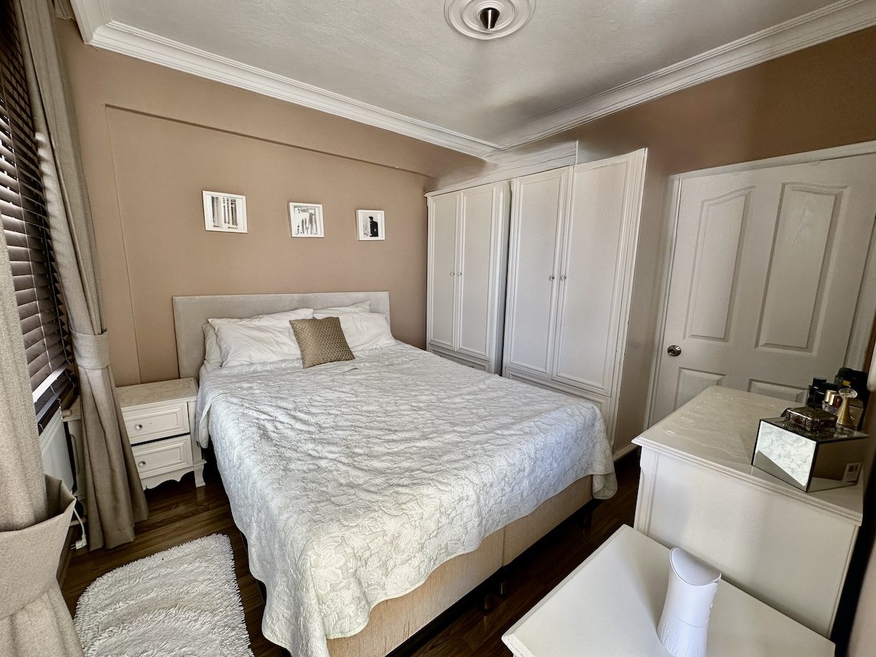 Bodrum Turgutreis'te Deniz Manzaralı Tertemiz 3+1 Daire