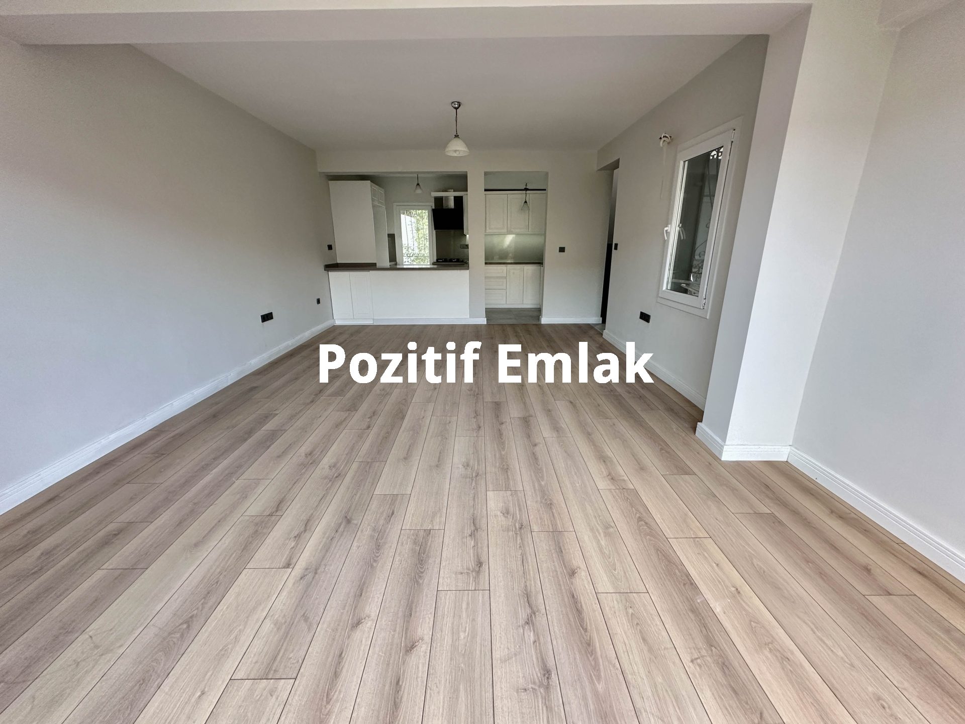 Bodrum Akyarlar'da Nezih Site İçinde Geniş Bahçeli Villa
