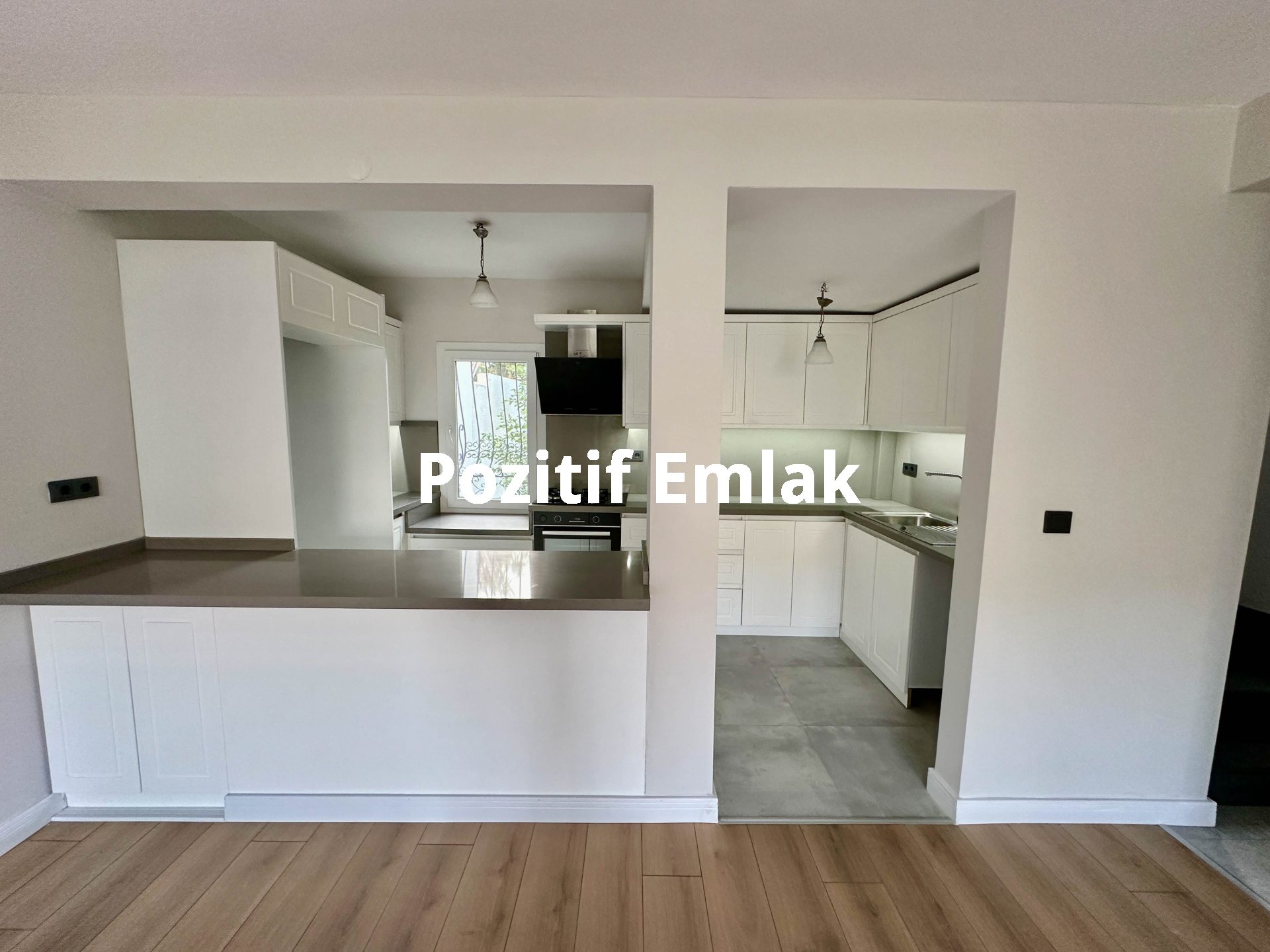Bodrum Akyarlar'da Nezih Site İçinde Geniş Bahçeli Villa