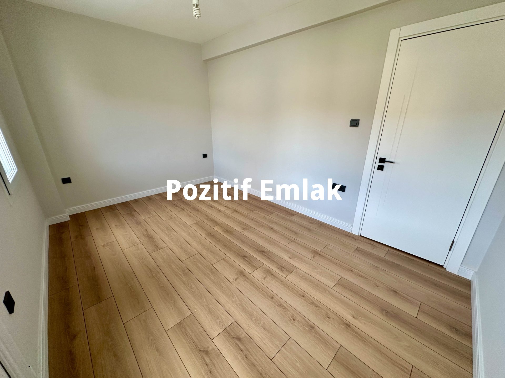 Bodrum Akyarlar'da Nezih Site İçinde Geniş Bahçeli Villa
