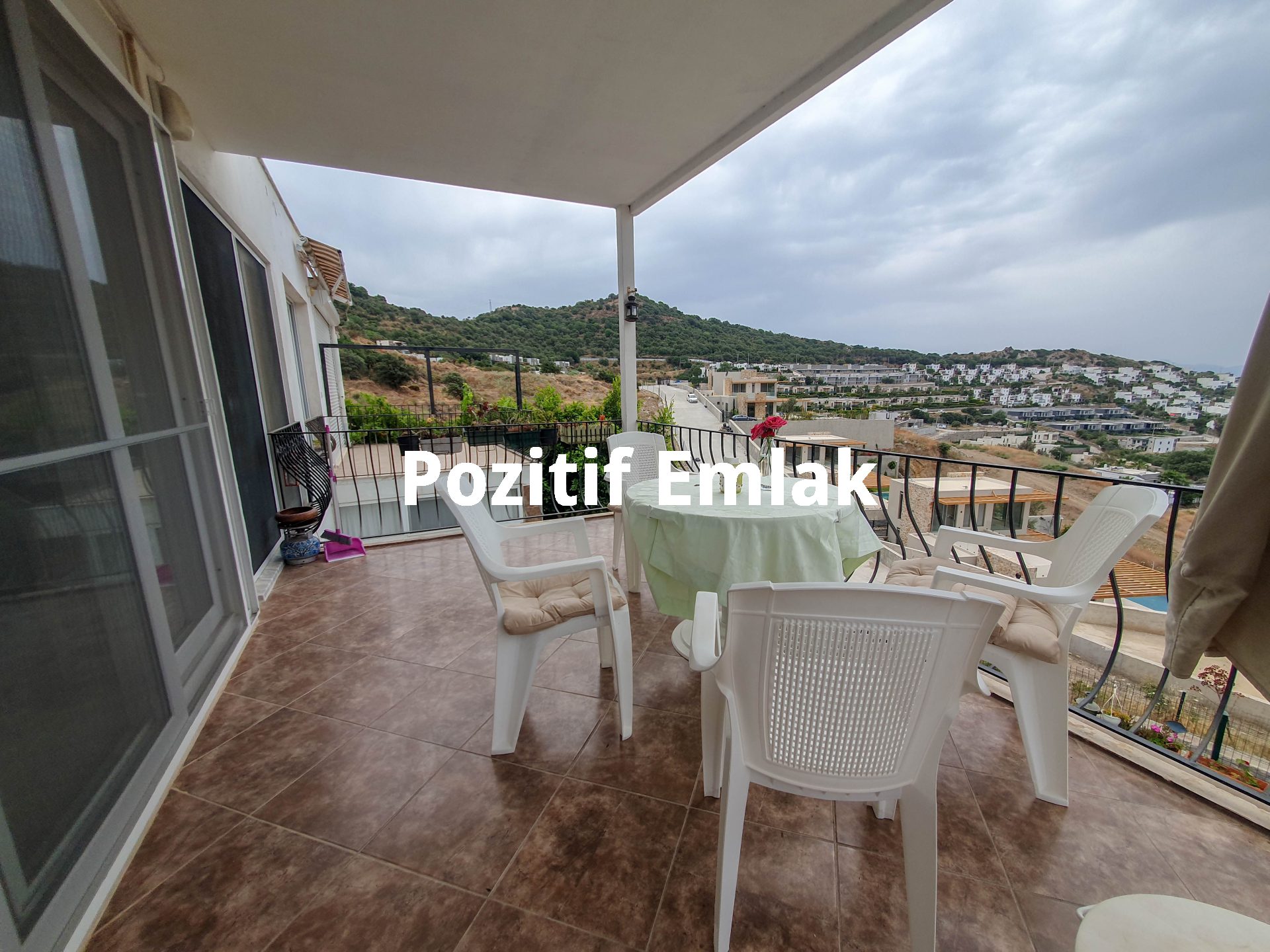 Bodrum Gümüşlük'te Satılık Harika Manzaralı Site İçi 3+1 Villa