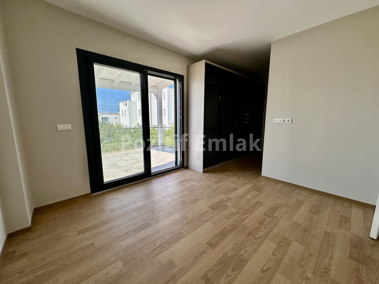 Bodrum Turgutreis Merkezde Harika Konumlu Sıfır 3+1 Villa