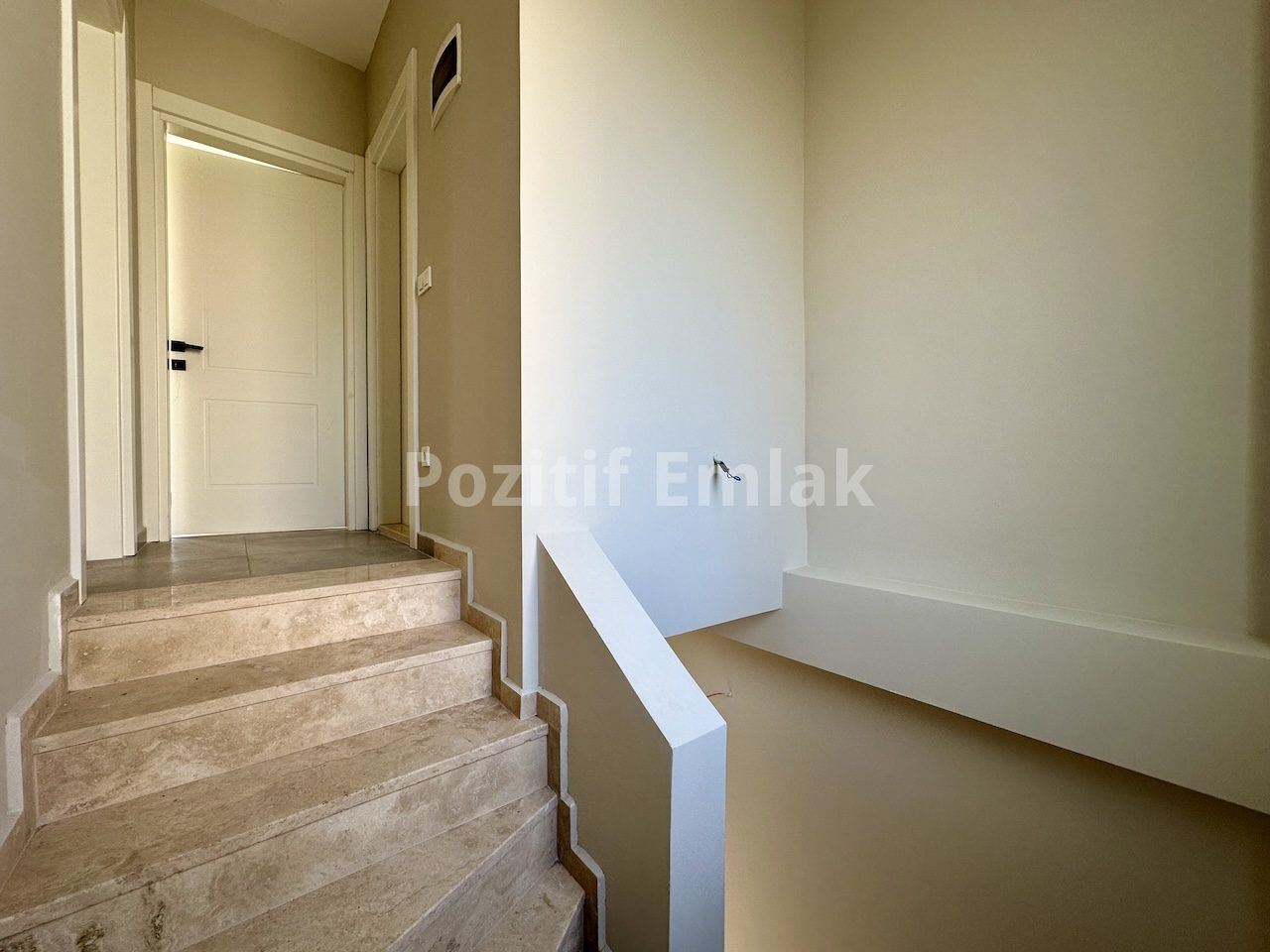 Bodrum Turgutreis Merkezde Harika Konumlu Sıfır 3+1 Villa