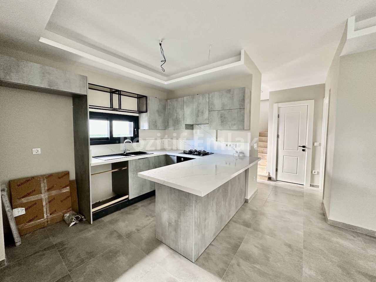 Bodrum Turgutreis Merkezde Harika Konumlu Sıfır 3+1 Villa