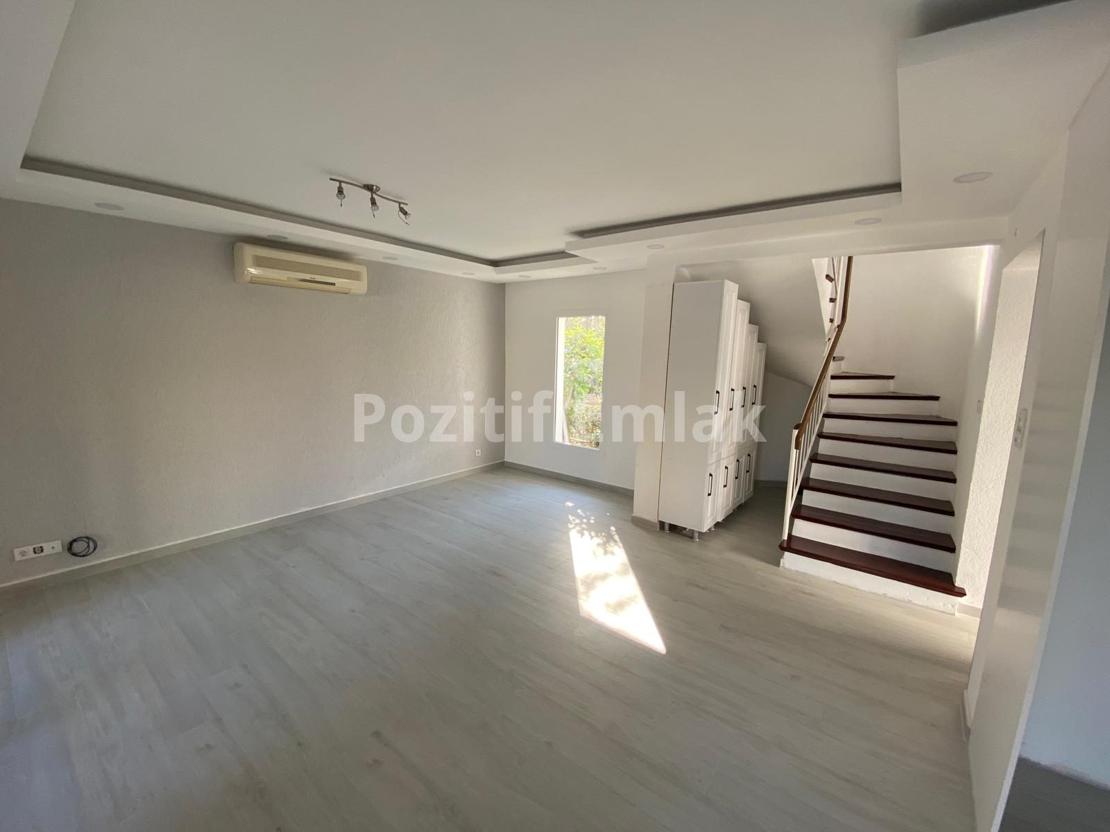 Bodrum Kadıkalesi'nde Denize Yakın Havuzlu Site içi 3+1 Villa