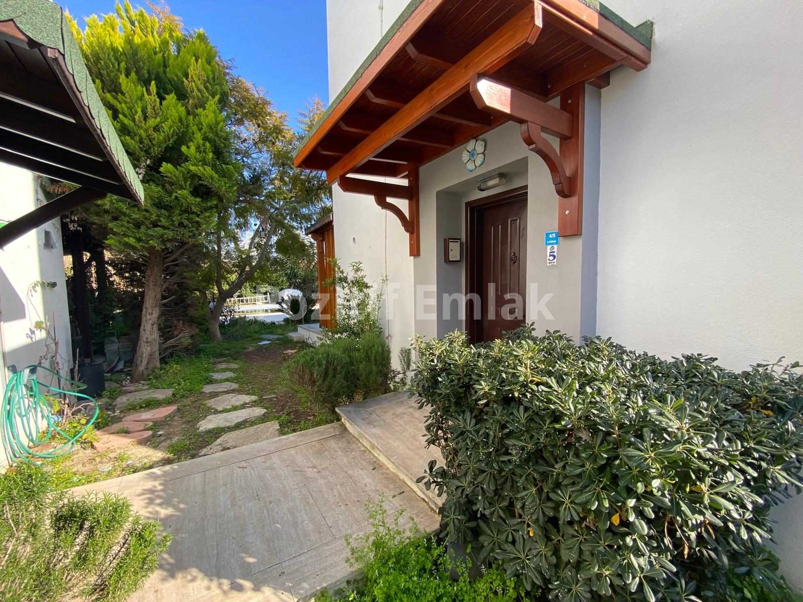 Bodrum Kadıkalesi'nde Denize Yakın Havuzlu Site içi 3+1 Villa