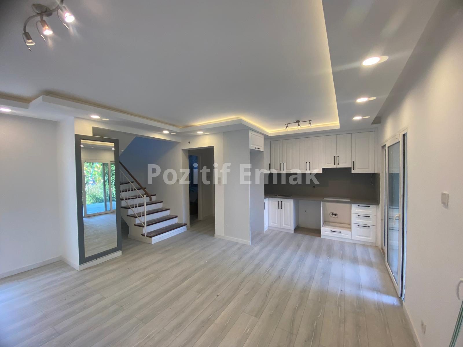 Bodrum Kadıkalesi'nde Denize Yakın Havuzlu Site içi 3+1 Villa