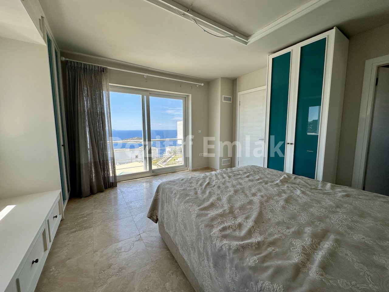 Bodrum Yalıkavak'ta Havuzlu Sitede Muhteşem Manzaralı 6+1 Villa
