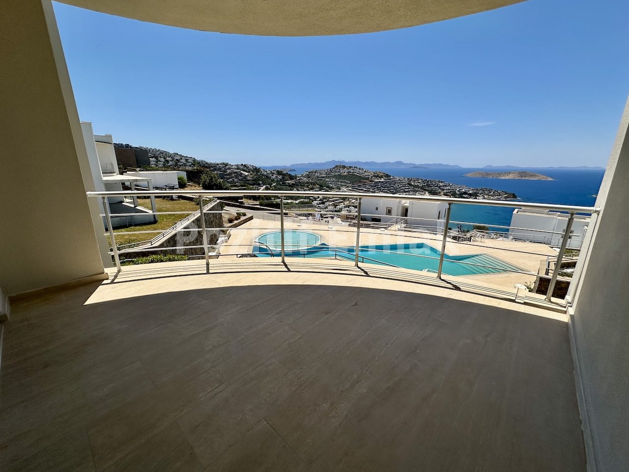 Bodrum Yalıkavak'ta Havuzlu Sitede Muhteşem Manzaralı 6+1 Villa