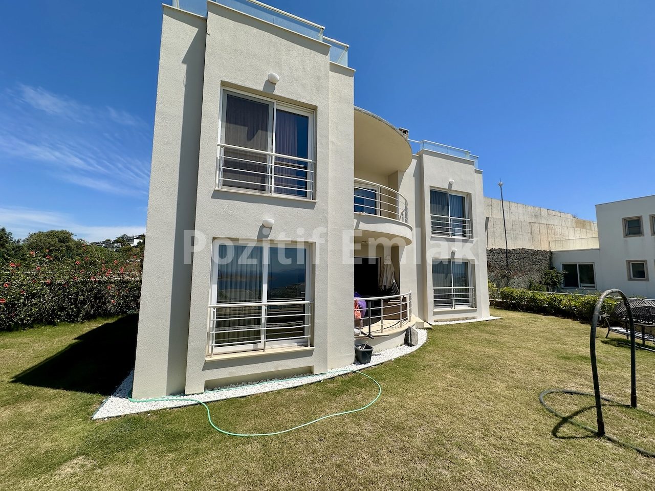 Bodrum Yalıkavak'ta Havuzlu Sitede Muhteşem Manzaralı 6+1 Villa