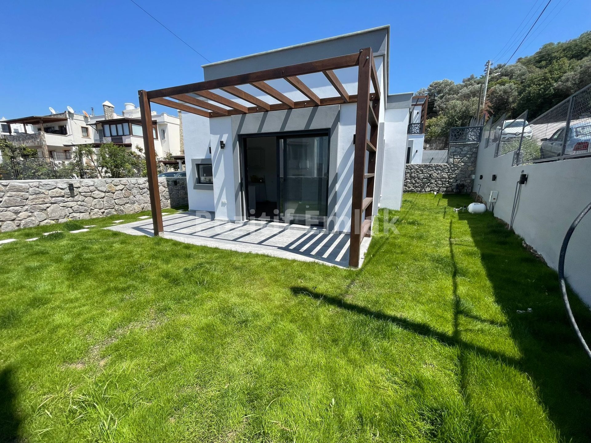 Turgutreis Merkezde Satılık Tek Katlı Müstakil Ev