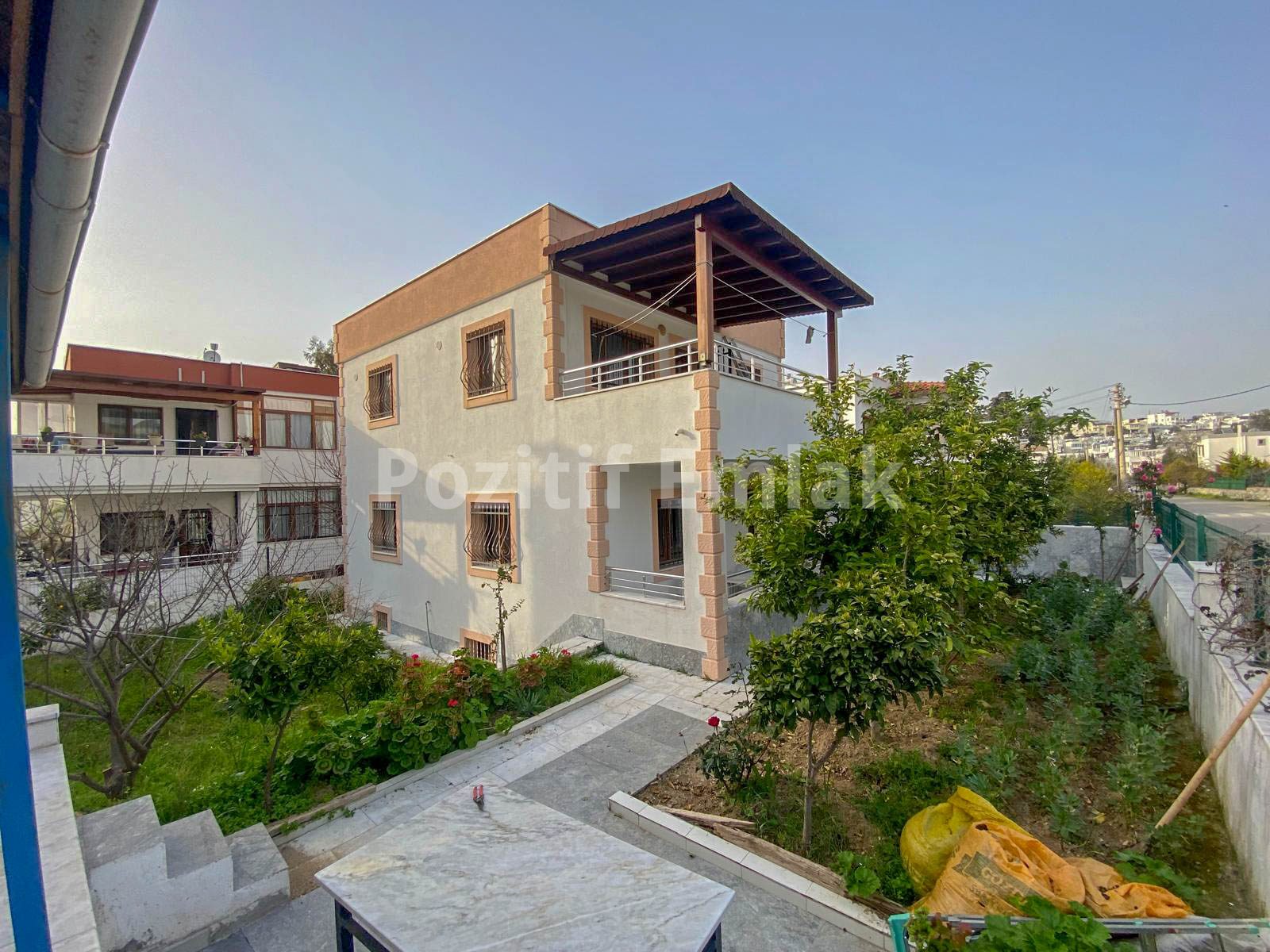 Turgutreis'te Satılık Müstakil Bahçeli Merkeze Yakın 4+1 Villa