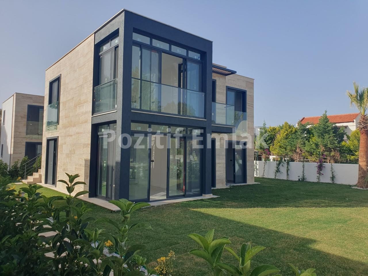 Bodrum Yahşi'de Denize Çok Yakın Havuzlu Sıfır Lüks Daireler