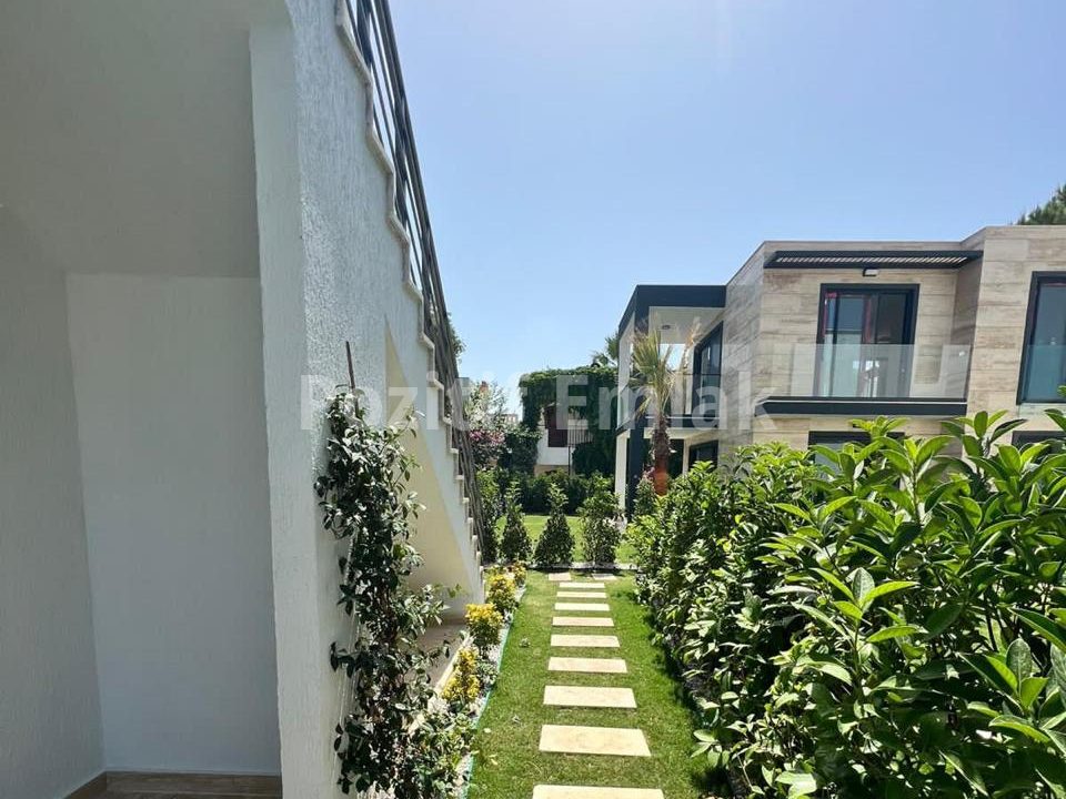 Bodrum Yahşi'de Denize Çok Yakın Havuzlu Sıfır Lüks Daireler