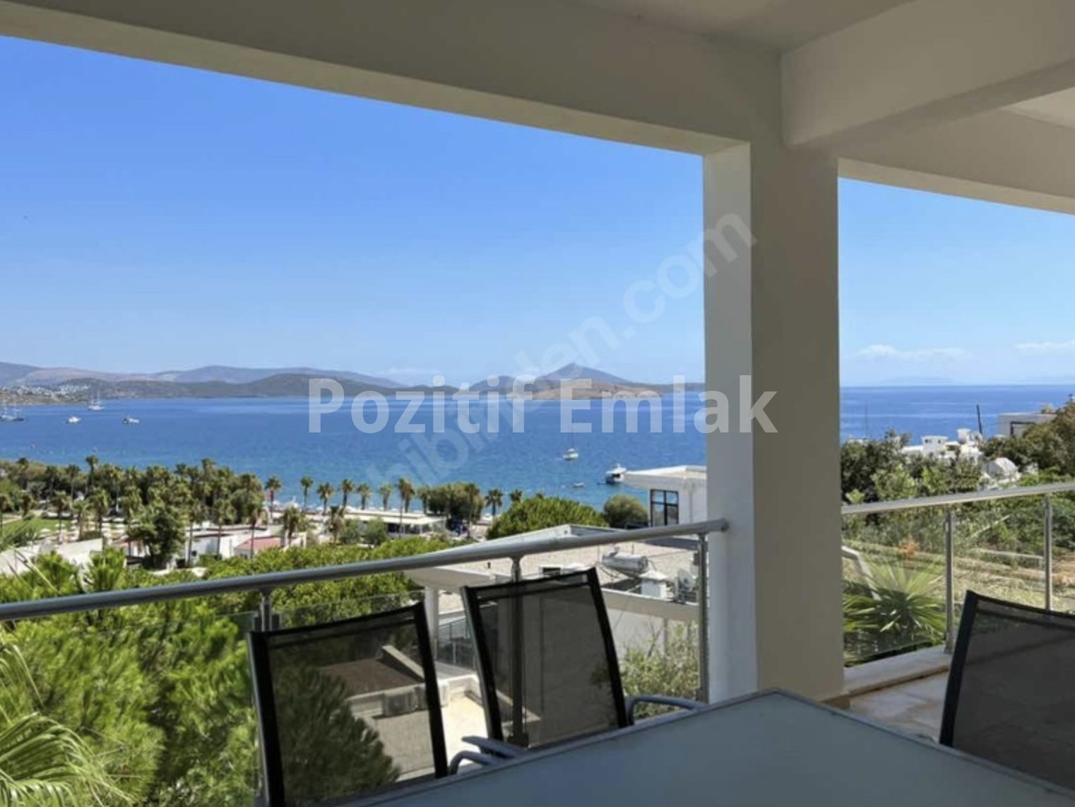 Bodrum Yahşi'de Denize Sıfır Muhteşem Manzaralı Özel Plajlı Villa