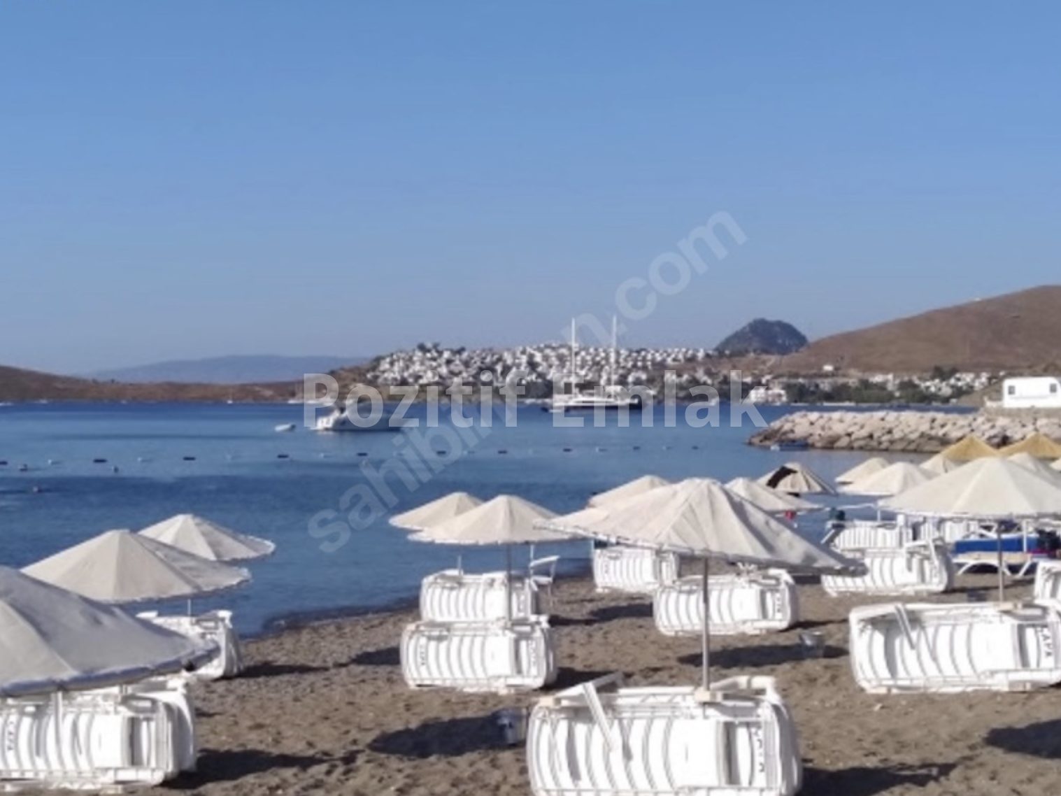 Bodrum Yahşi'de Denize Sıfır Muhteşem Manzaralı Özel Plajlı Villa