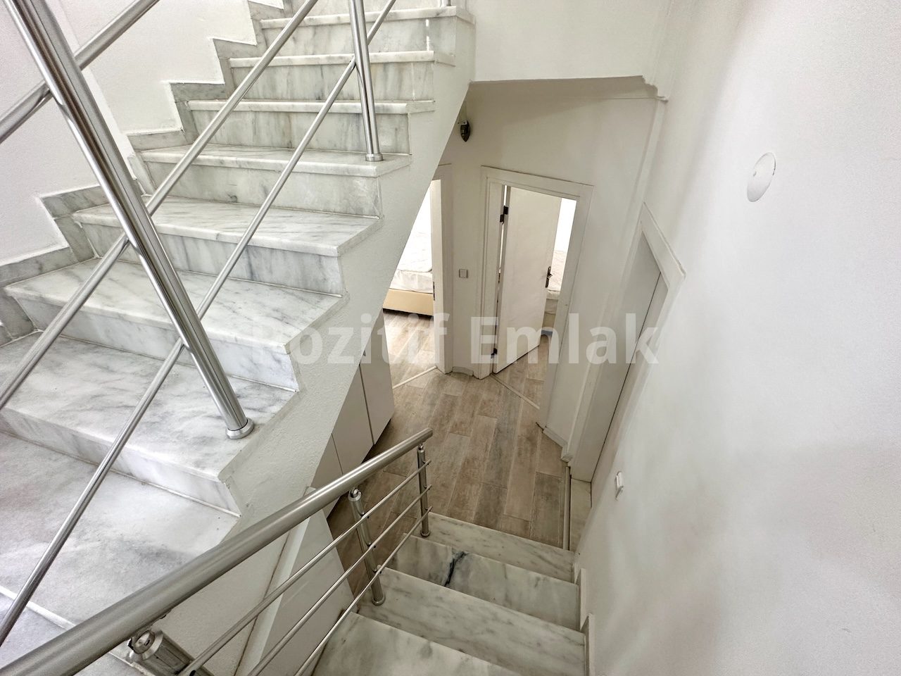 Turgutreis Merkezde Deniz Manzaralı Havuzlu Müstakil Villa