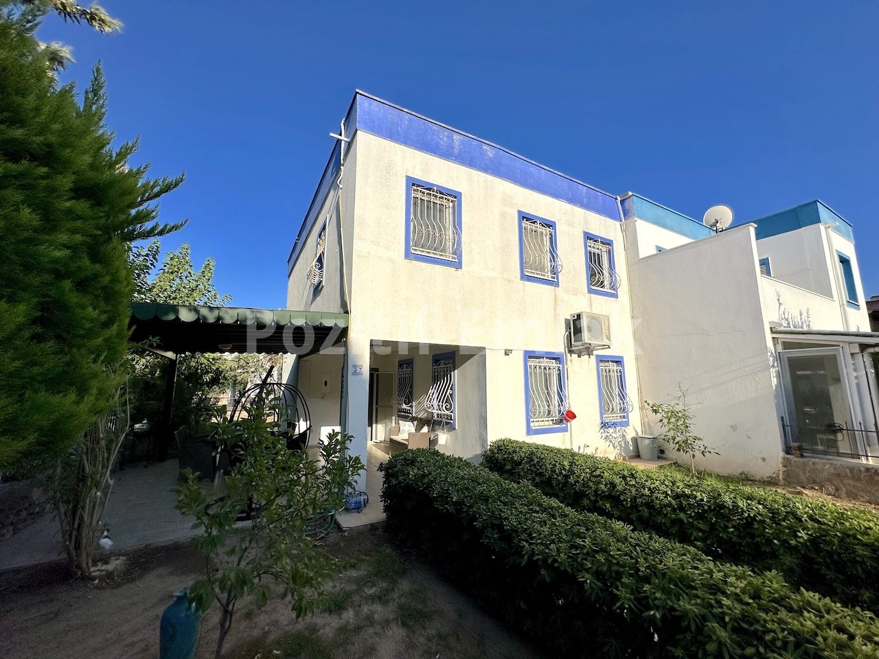 Bodrum Akyarlar'da Nezih Site İçinde Büyük Bahçeli Villa