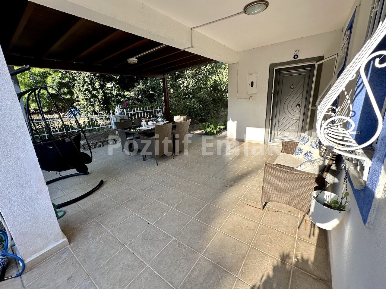 Bodrum Akyarlar'da Nezih Site İçinde Büyük Bahçeli Villa