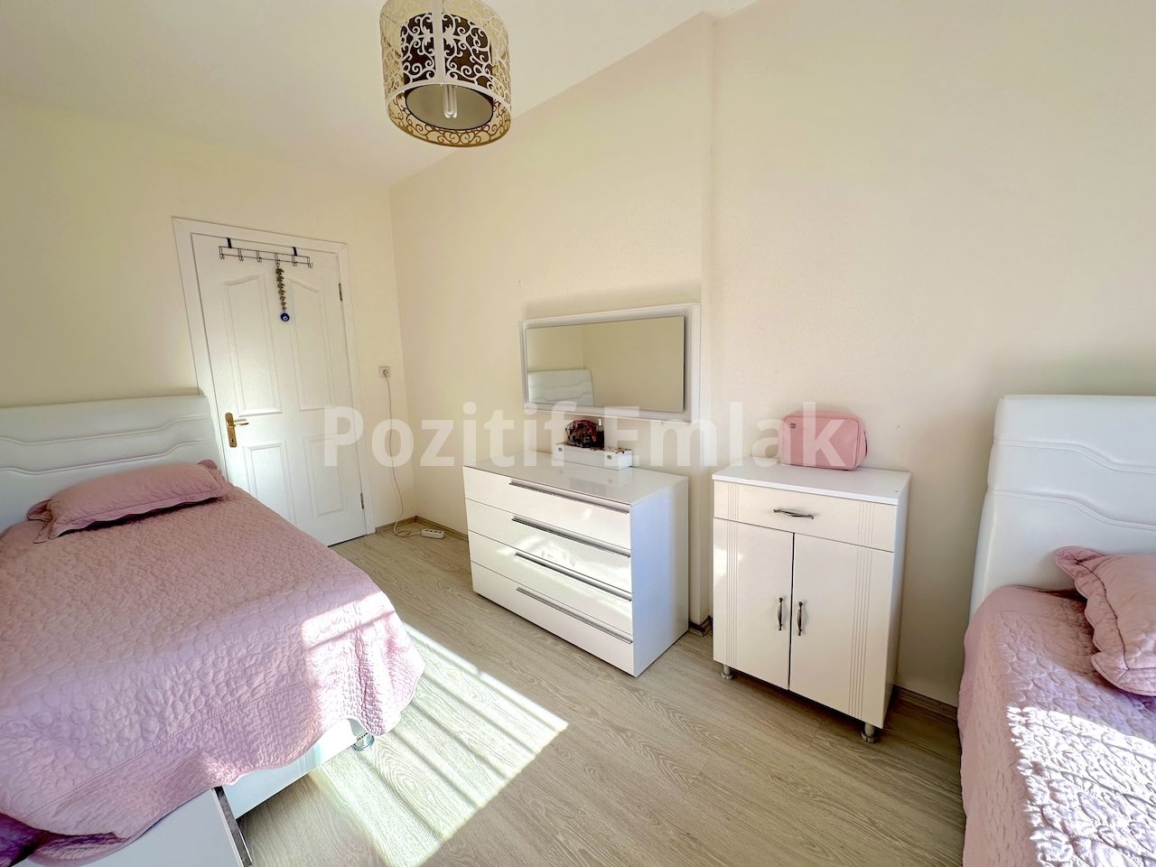 Bodrum Akyarlar'da Nezih Site İçinde Büyük Bahçeli Villa