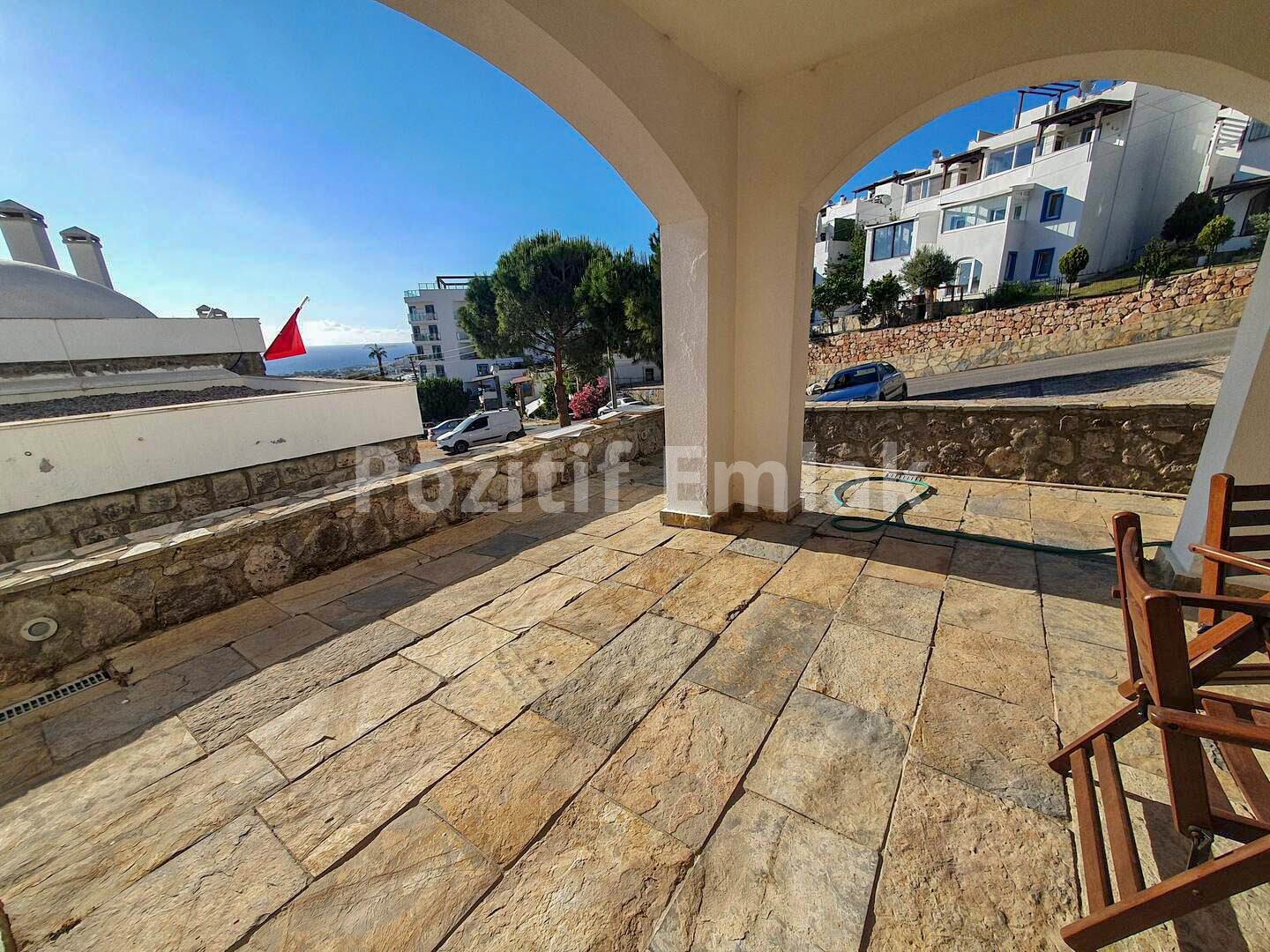 Turgutreis'te Deniz Manzaralı, Havuzlu Sitede 2+1 Daire