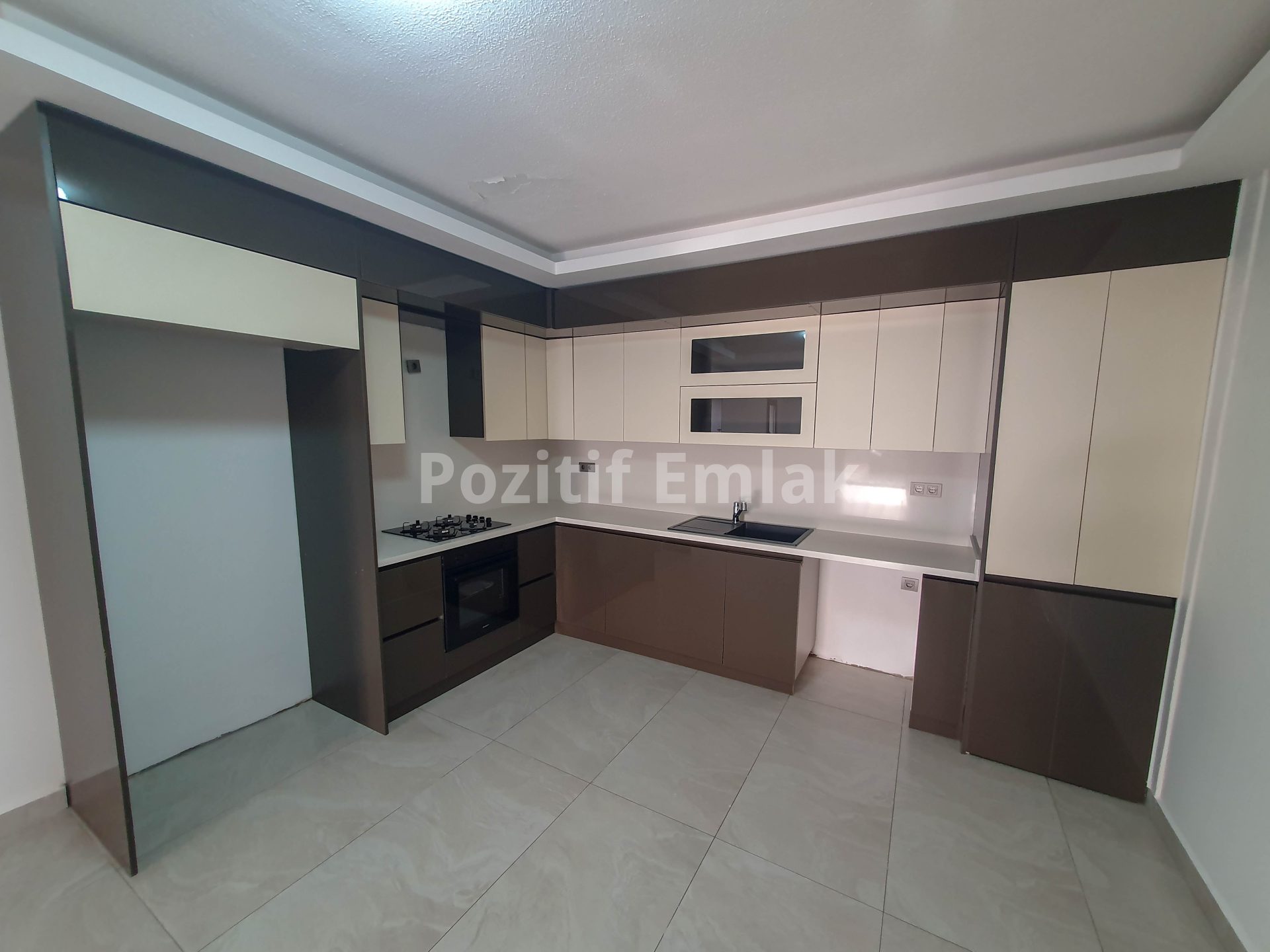 Turgutreis'te Deniz Manzaralı, Havuzlu Sitede 2+1 Daire