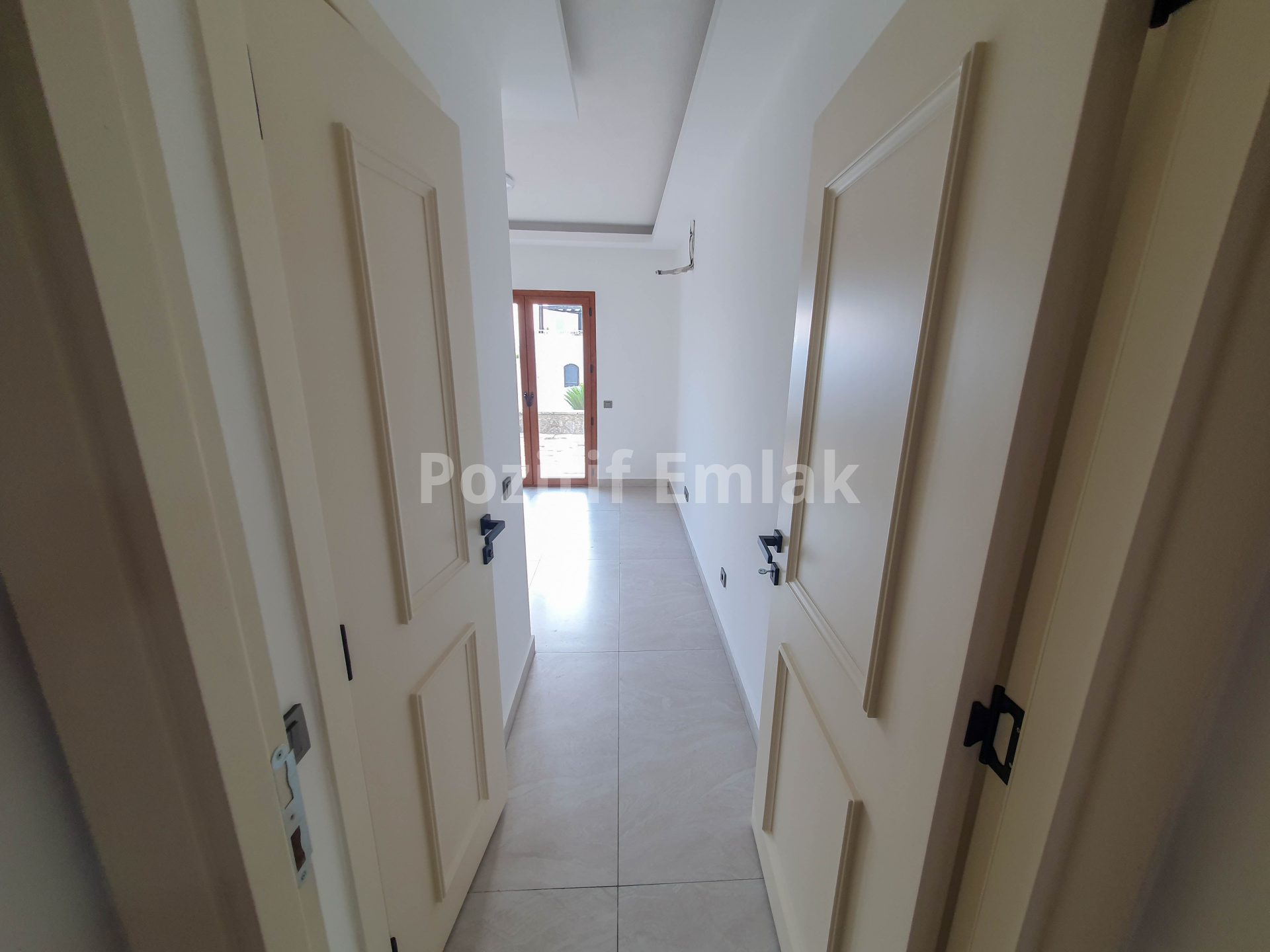 Turgutreis'te Deniz Manzaralı, Havuzlu Sitede 2+1 Daire