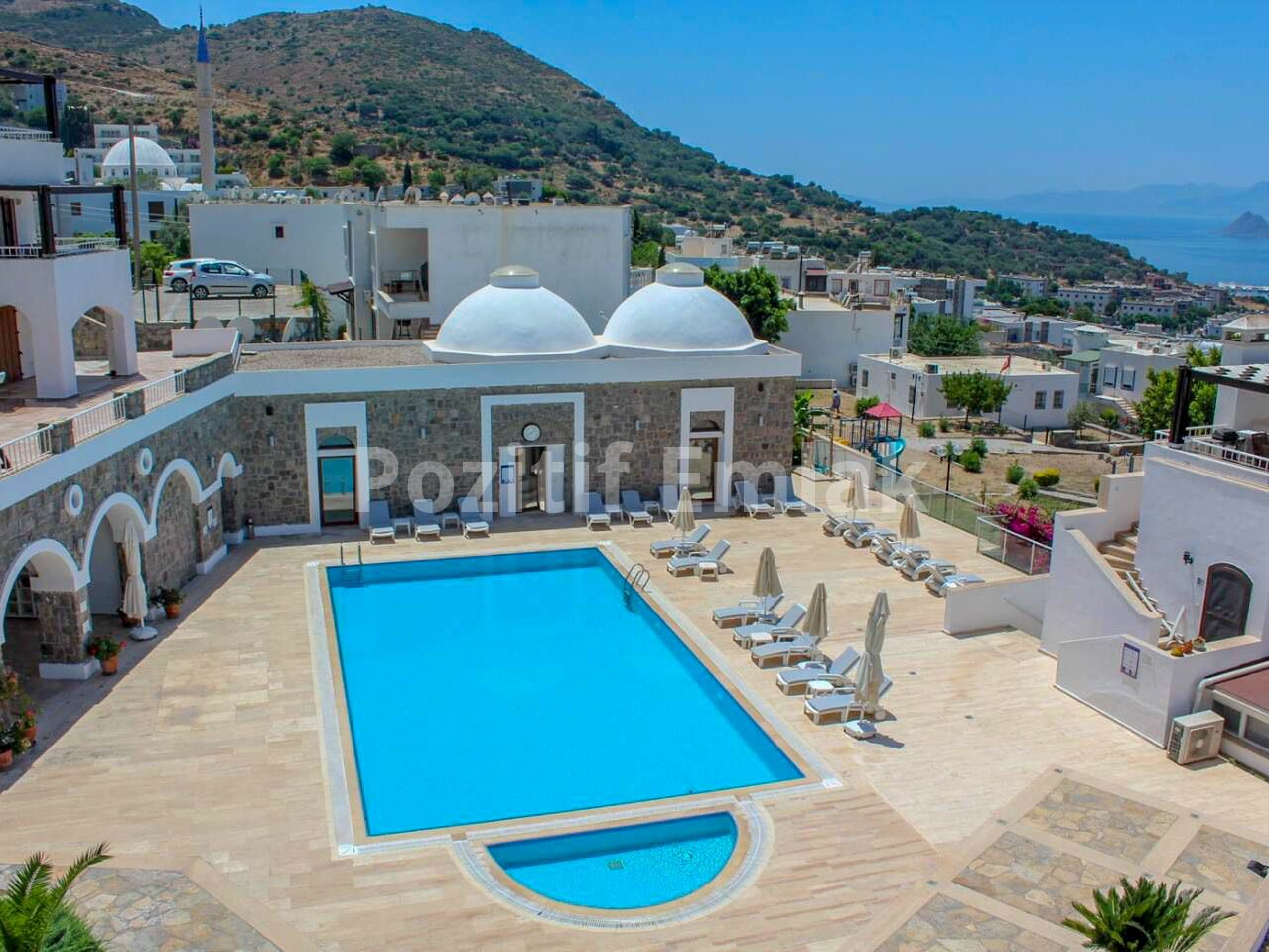 Turgutreis'te Deniz Manzaralı, Havuzlu Sitede 2+1 Daire