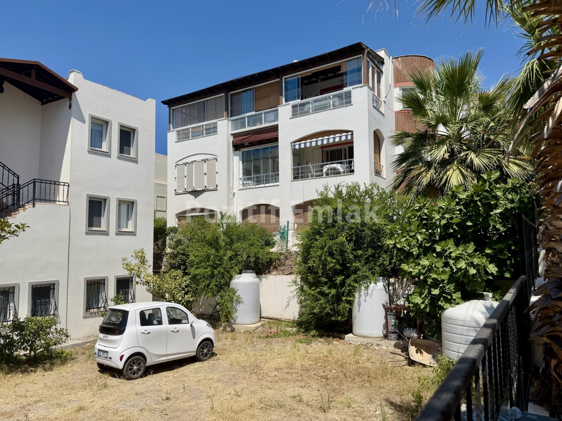 Turgutreis Merkezde Çok Geniş Ara Kat 3+1 Daire