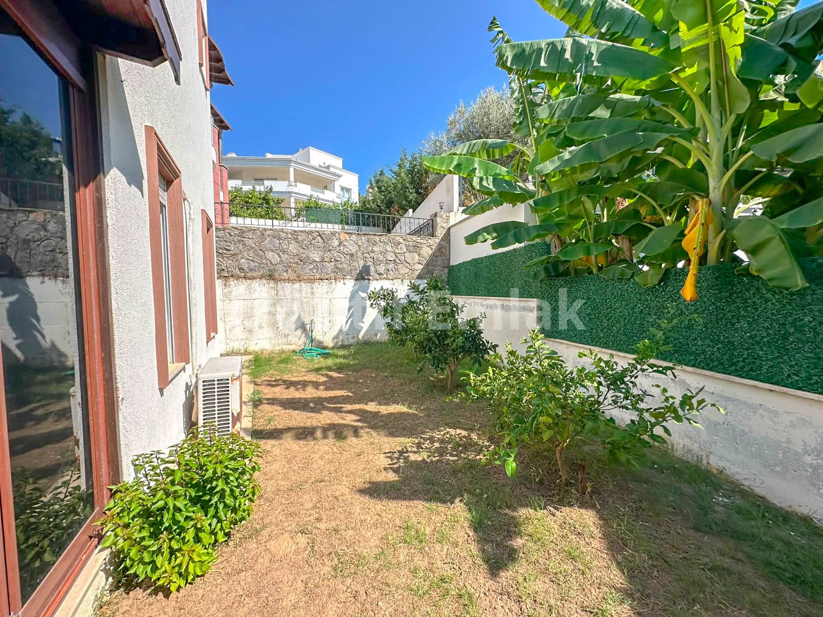 Bodrum Turgutreis'te Müstakil Bahçeli 3+1 Villa